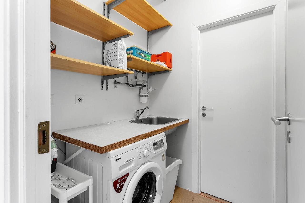 Baron Downtown Apartments Reykjavik Bagian luar foto