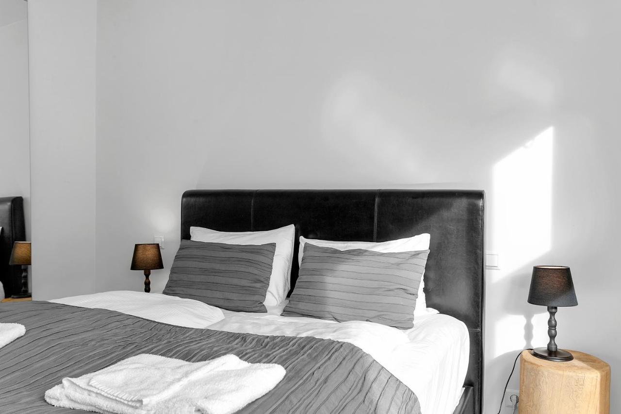 Baron Downtown Apartments Reykjavik Bagian luar foto