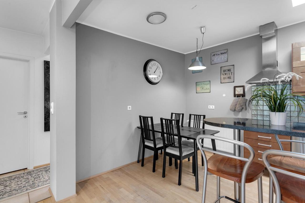 Baron Downtown Apartments Reykjavik Bagian luar foto