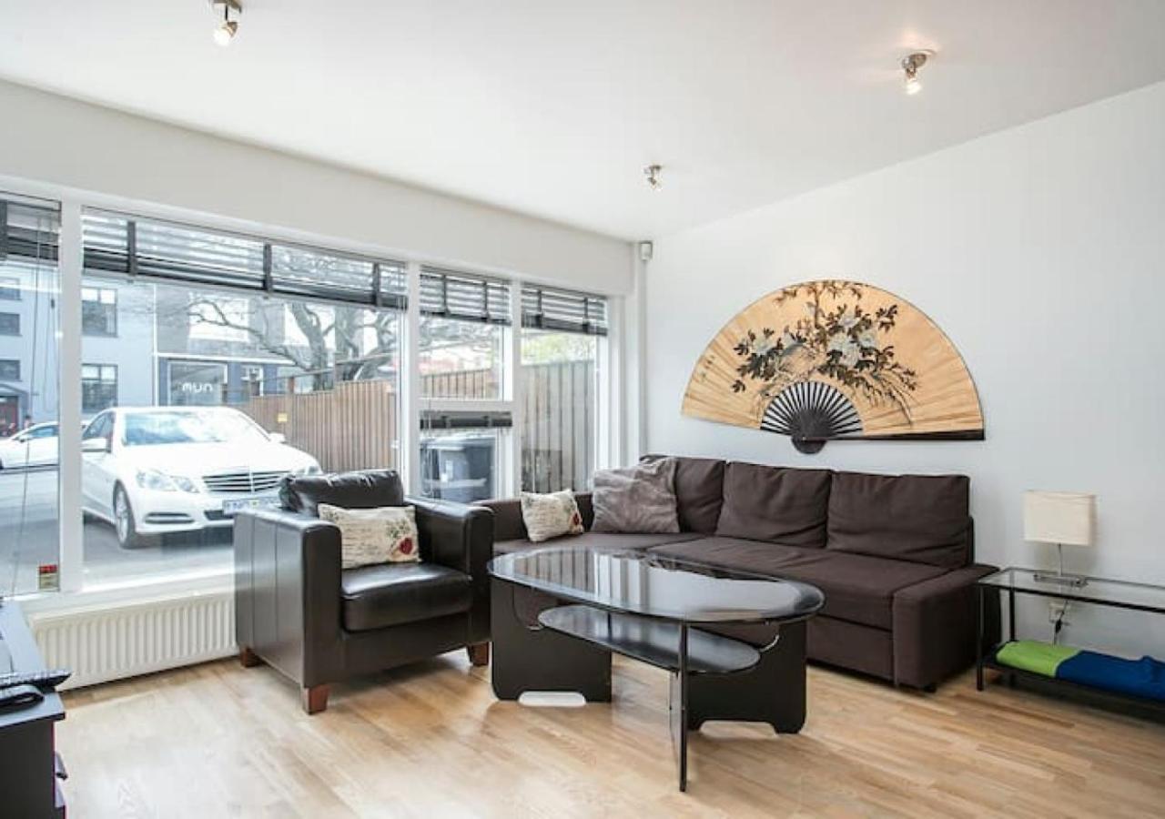 Baron Downtown Apartments Reykjavik Bagian luar foto